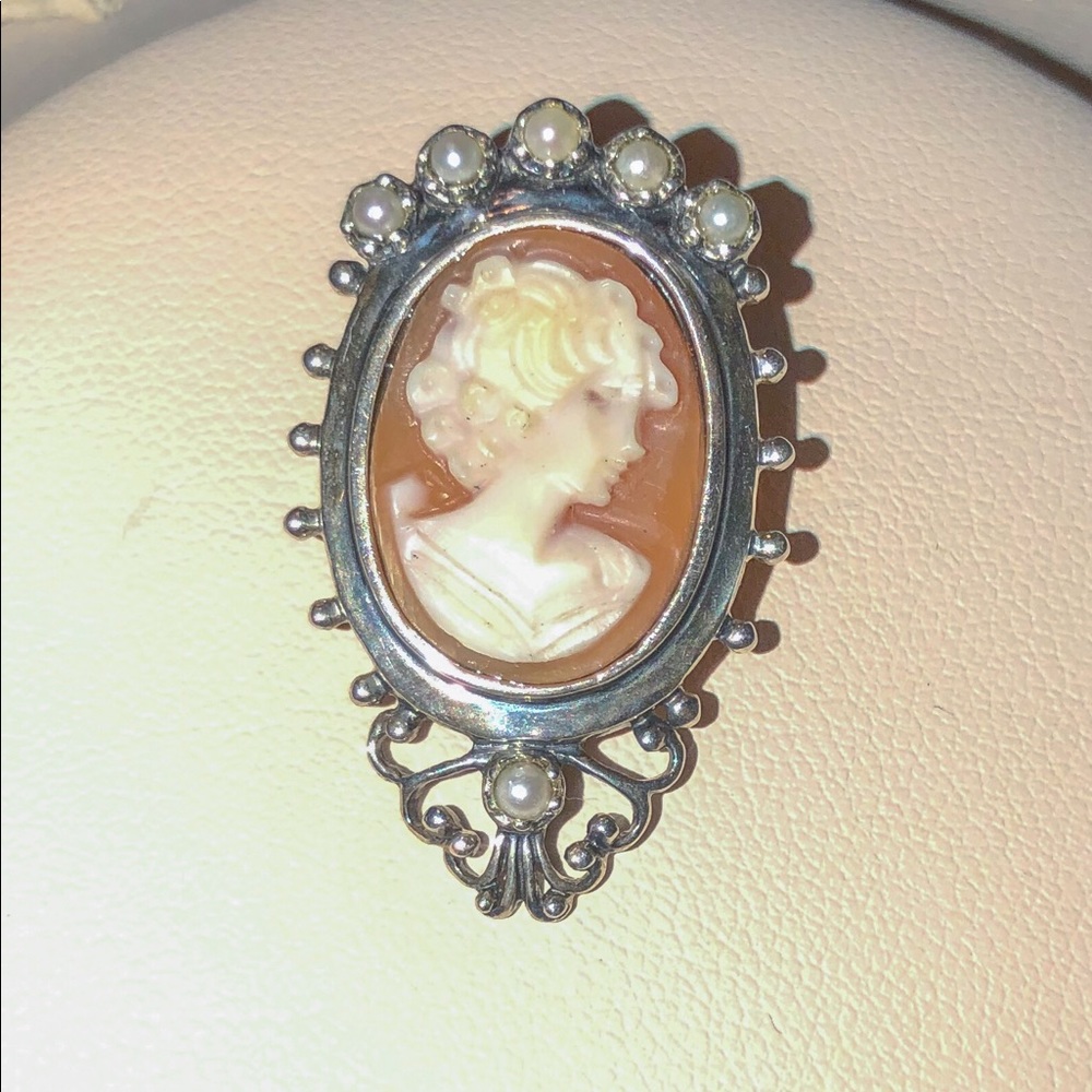 Vintage Cameo Pin
